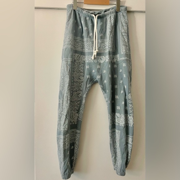 Hold ๐ - Picture 5 of 9